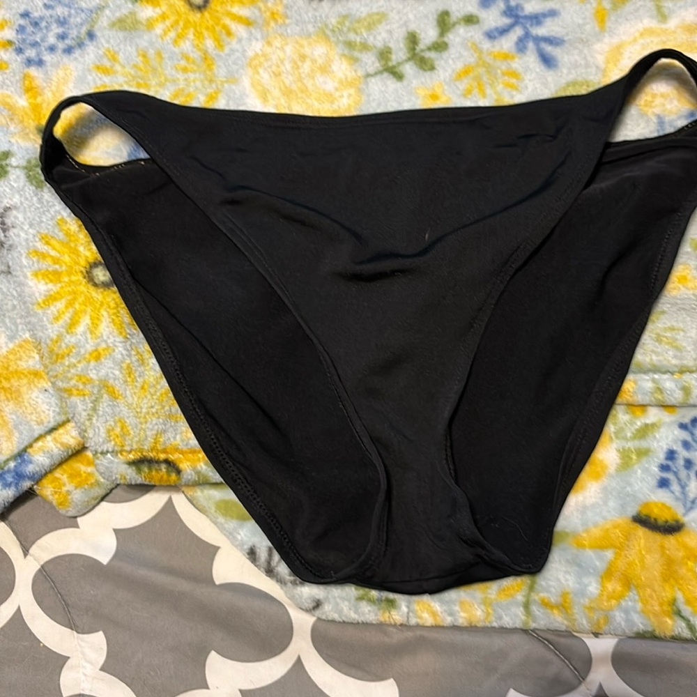 Black bikini bottoms